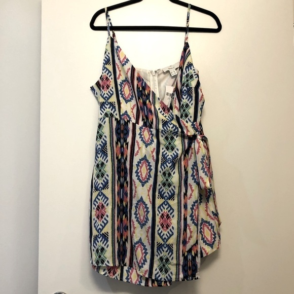 Forever 21 Colorful Geo Print Wrap Romper - Picture 2 of 11